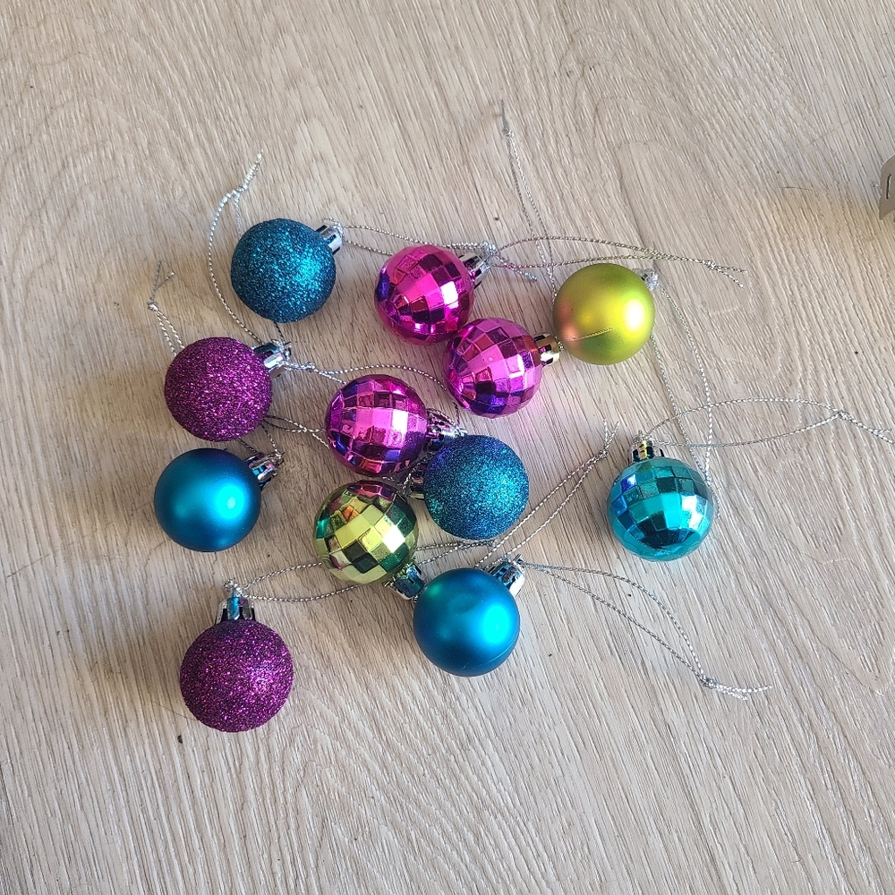 Set of 12 mini ornaments